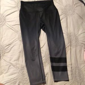 ALO- HIGH-WAIST AIRBRUSH CAPRI - PRINT